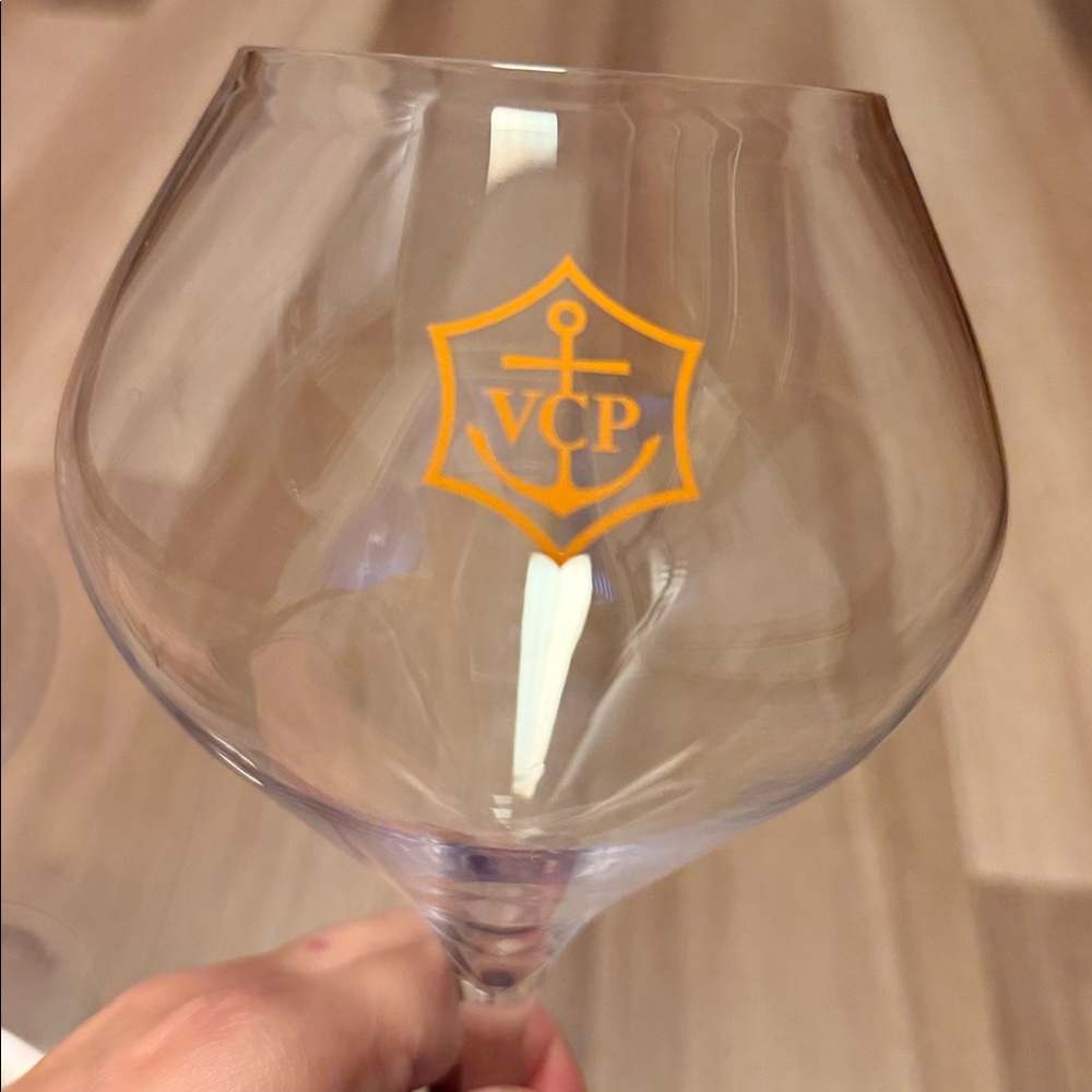 Veuve Clicquot Rich Champagne Wide-Bowled Plastic Goblets - Picture 3 of 6